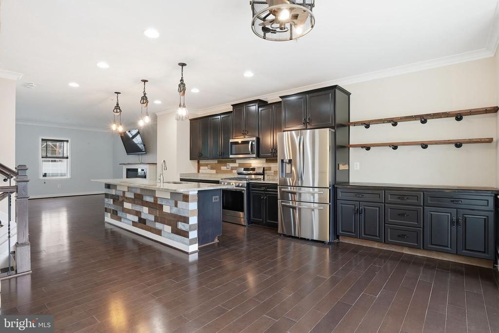 208 ADMIRALS COURT