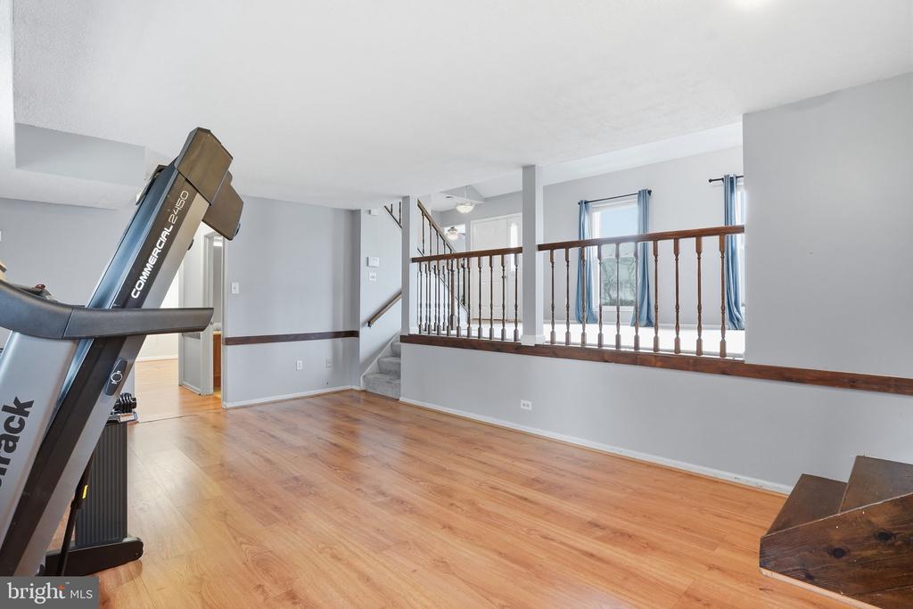 291 TOLSTOY LANE