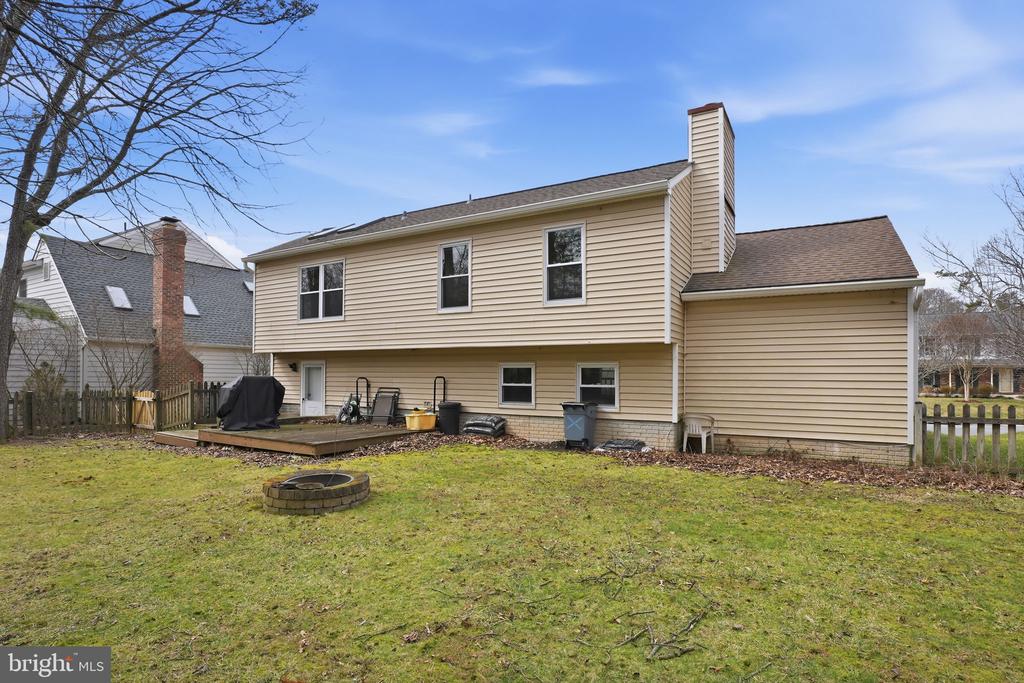 291 TOLSTOY LANE