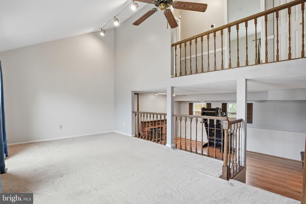 291 TOLSTOY LANE