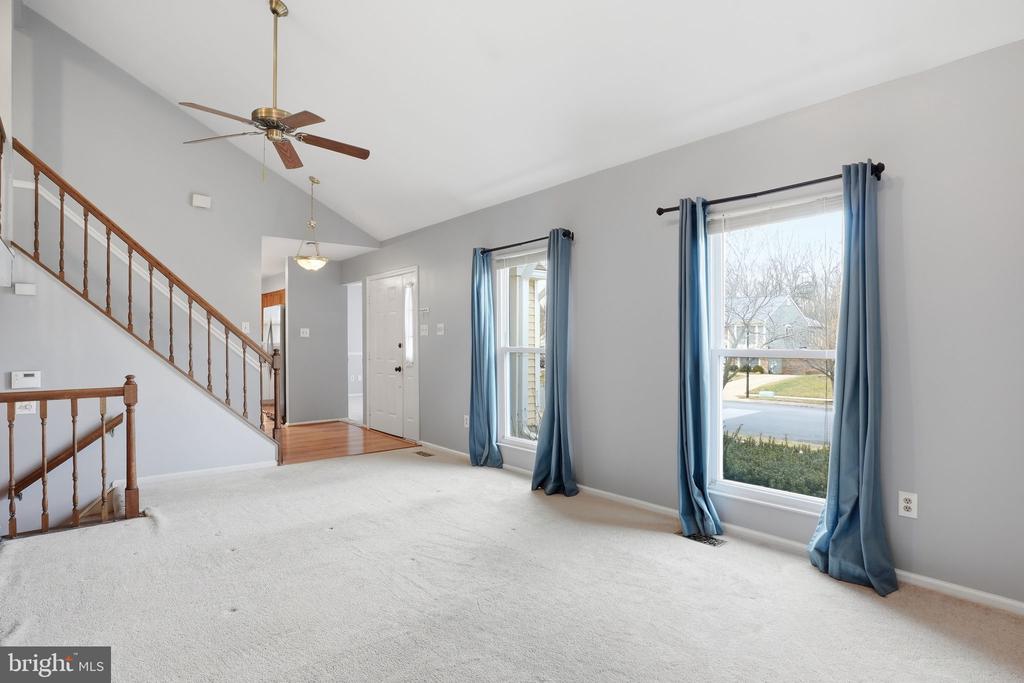 291 TOLSTOY LANE
