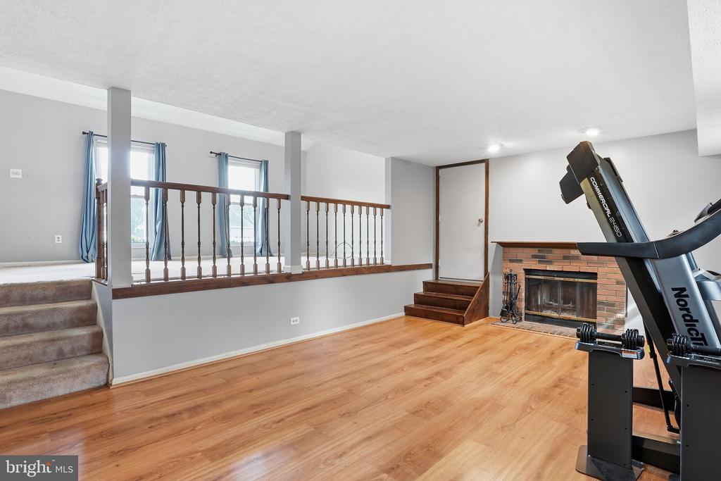 291 TOLSTOY LANE