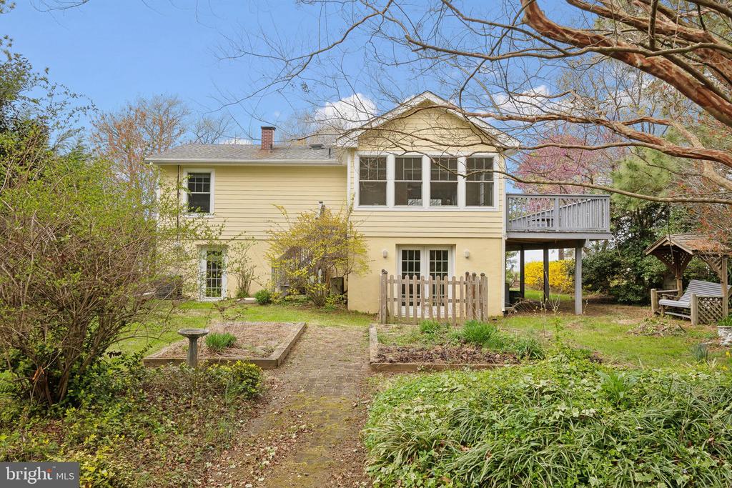 1003 BAYSIDE DRIVE