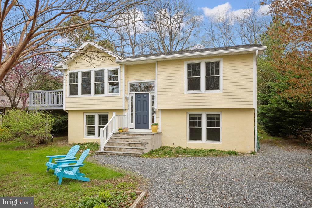 1003 BAYSIDE DRIVE