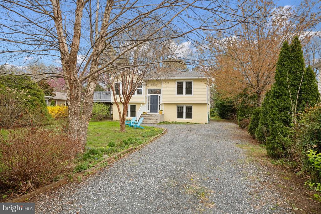 1003 BAYSIDE DRIVE