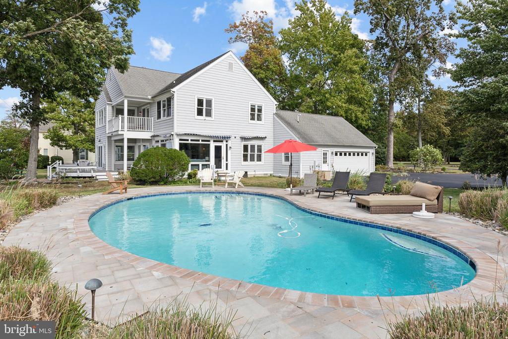245 LIGHTHOUSE VIEW DRIVE