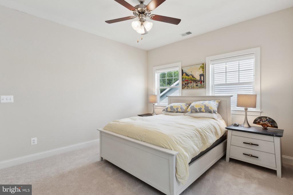 8071 FOX SQUIRREL WAY