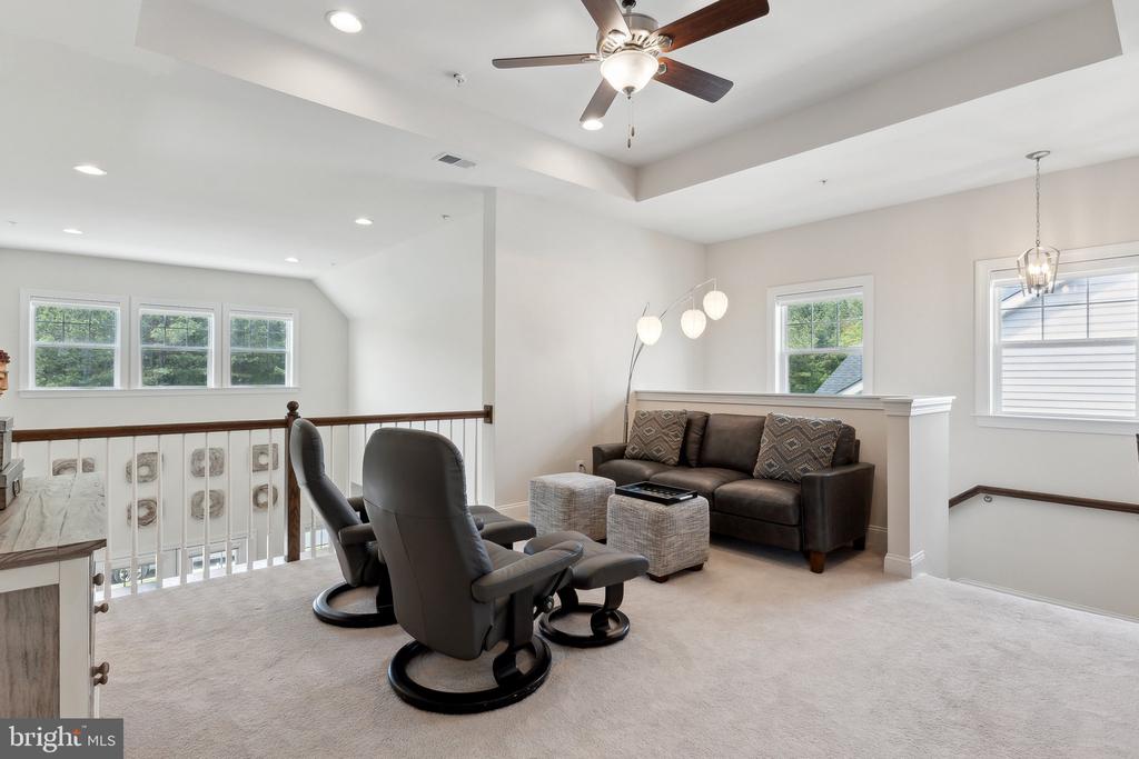 8071 FOX SQUIRREL WAY