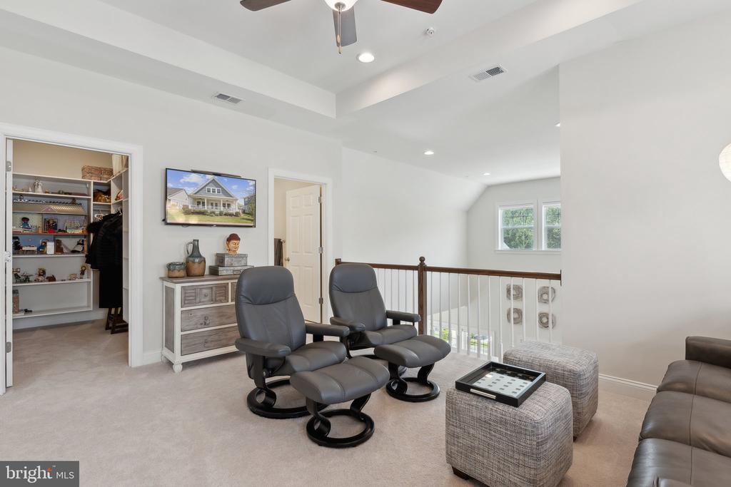8071 FOX SQUIRREL WAY