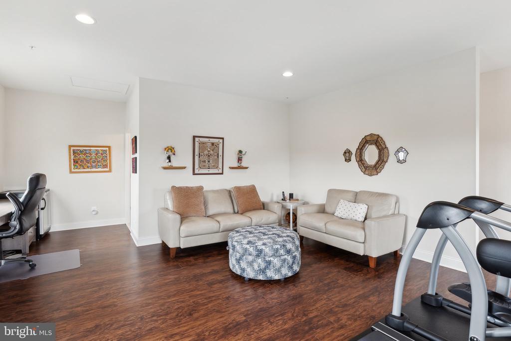 8071 FOX SQUIRREL WAY