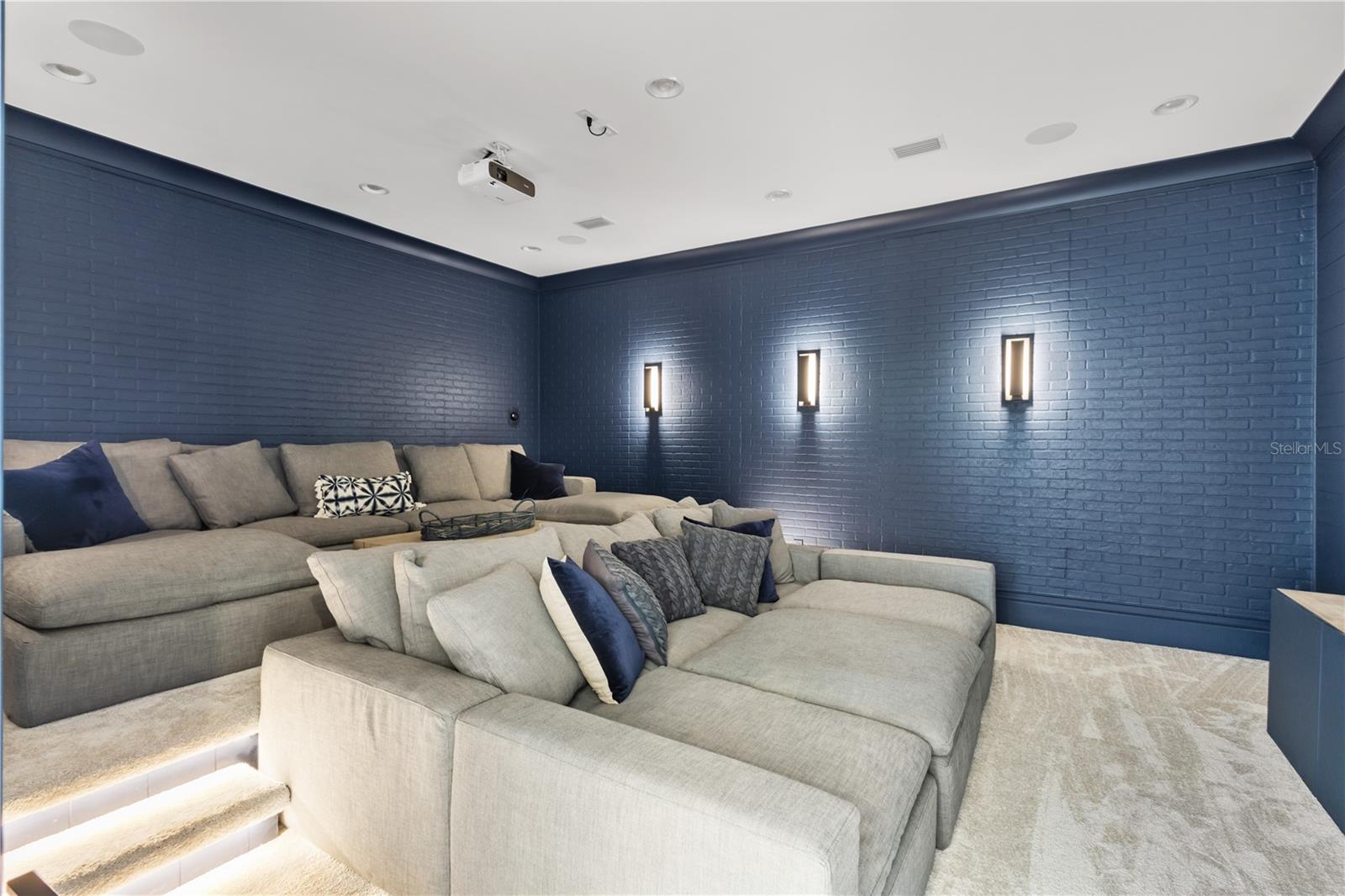 450 MUIRFIELD LOOP