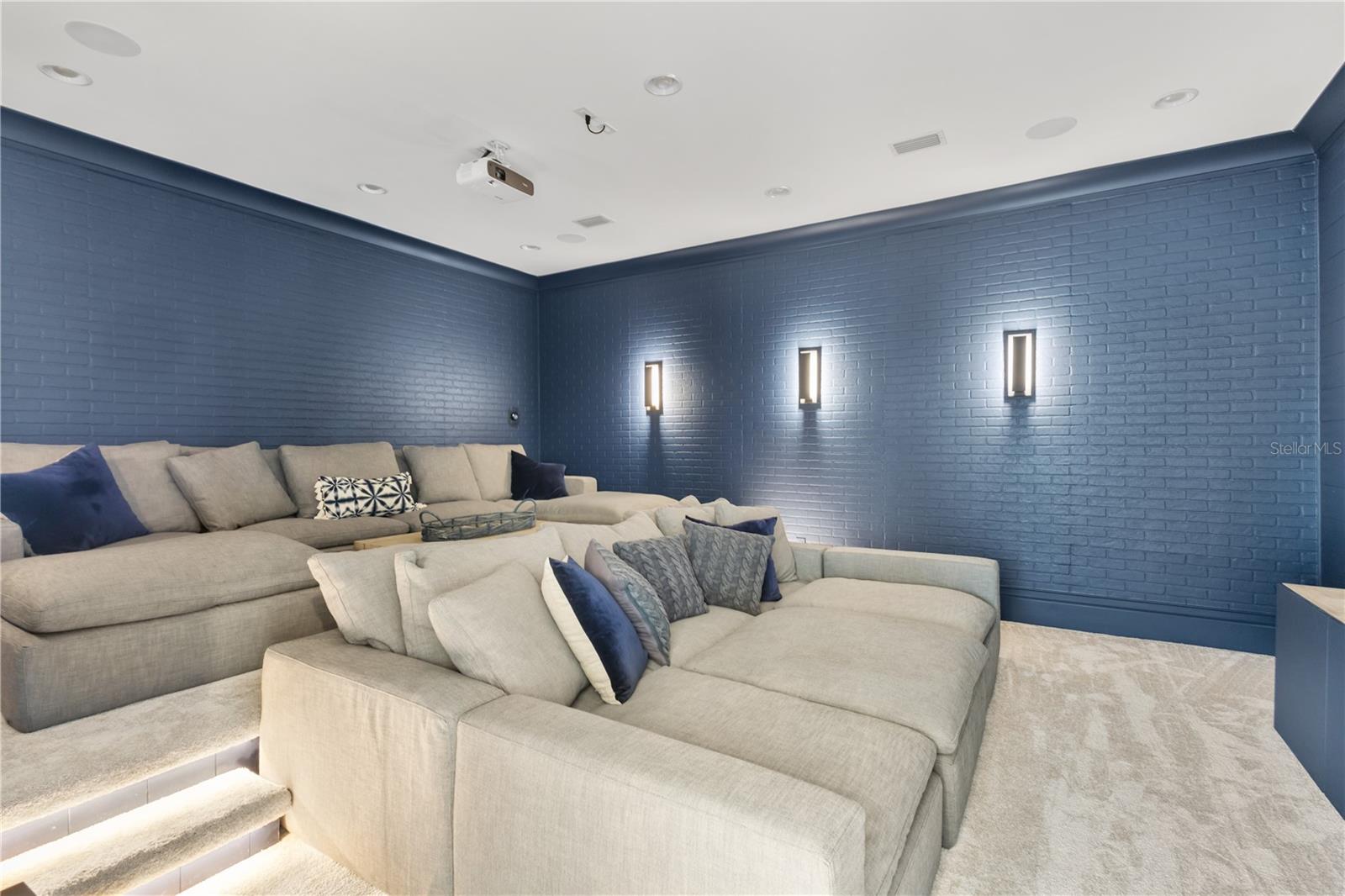 450 MUIRFIELD LOOP