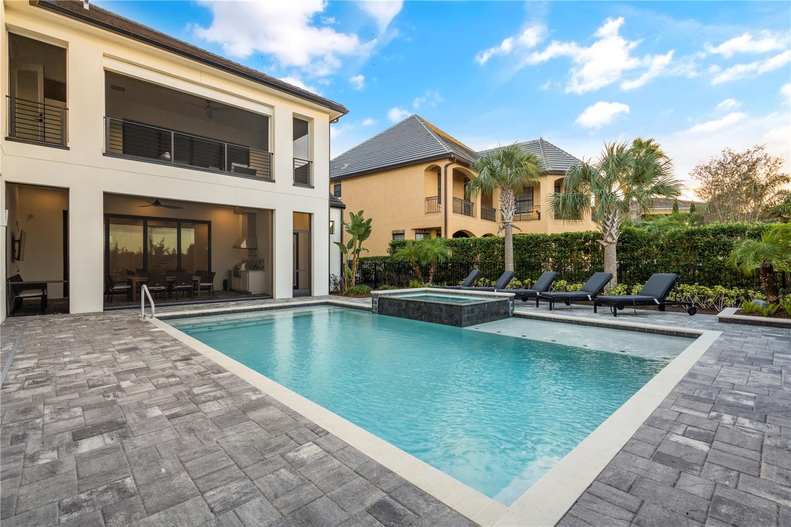 450 MUIRFIELD LOOP