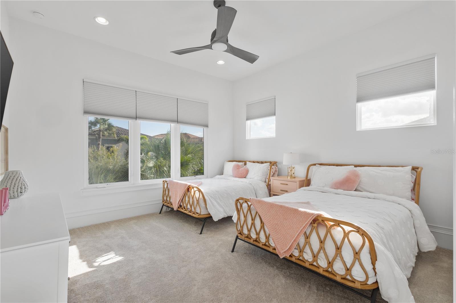 450 MUIRFIELD LOOP