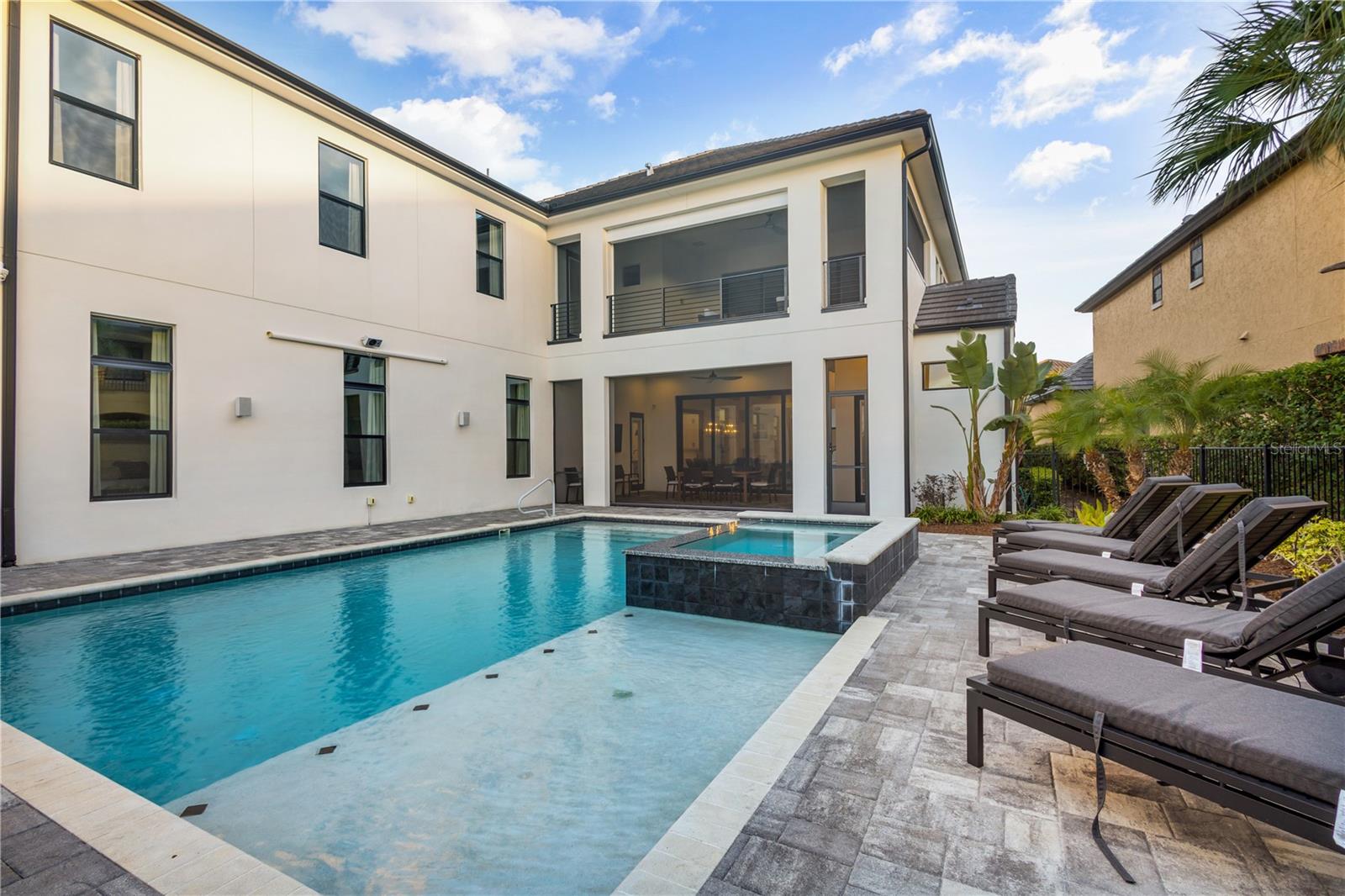 450 MUIRFIELD LOOP