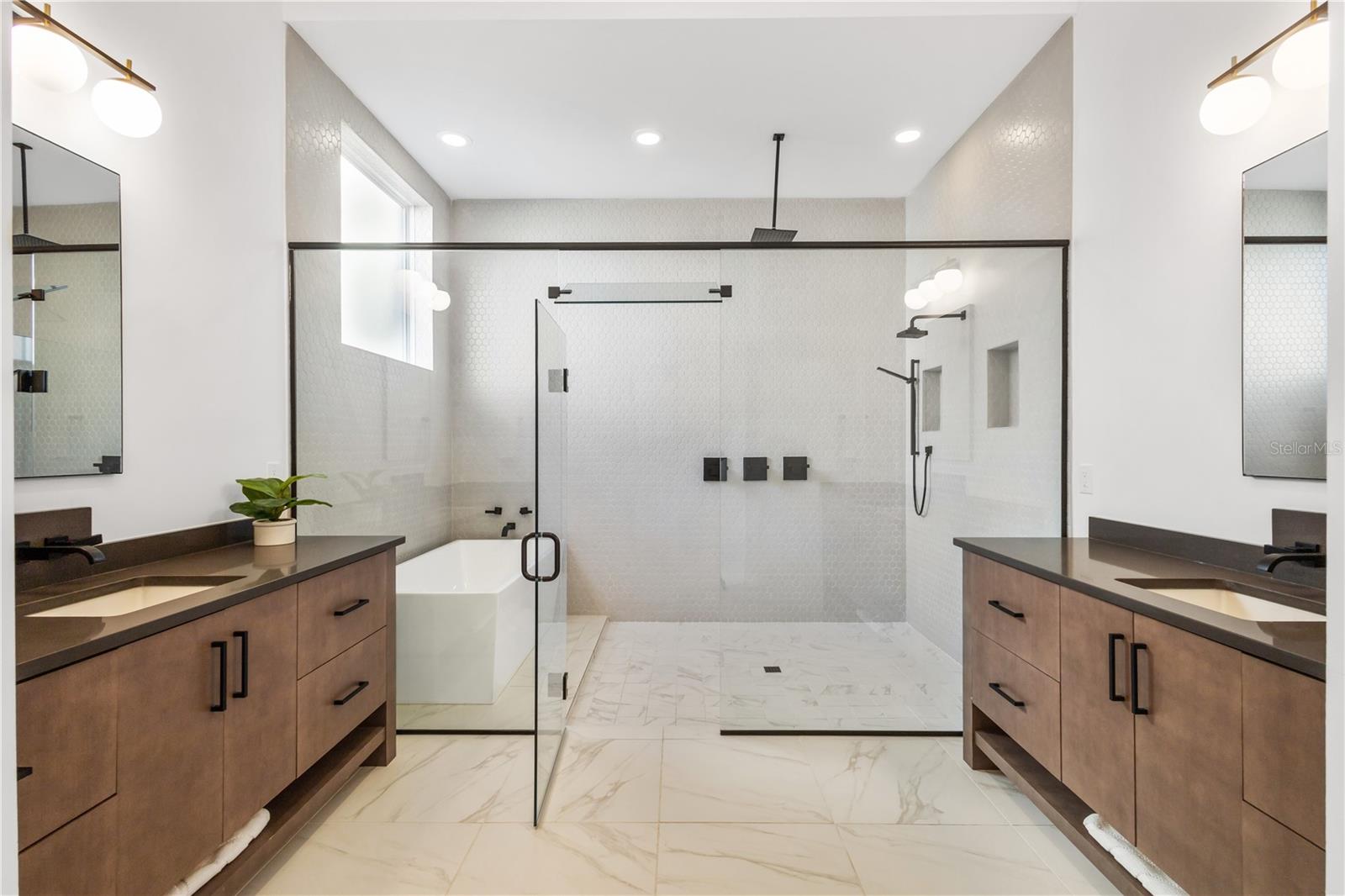 450 MUIRFIELD LOOP