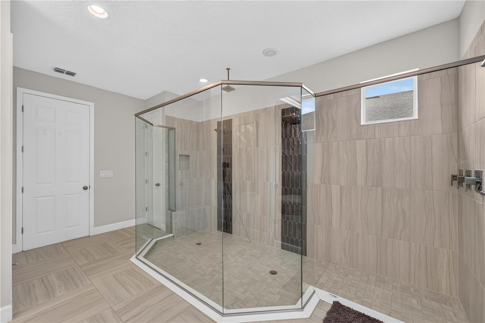 3324 BUOY CIR