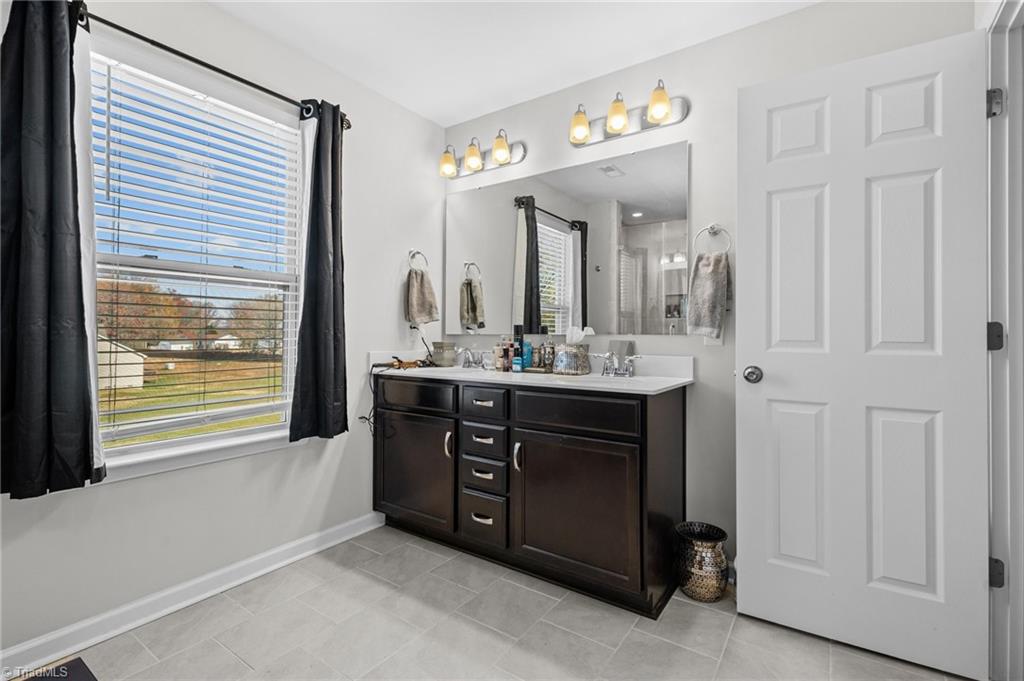 907 Walkertown Guthrie Road, Winston-Salem