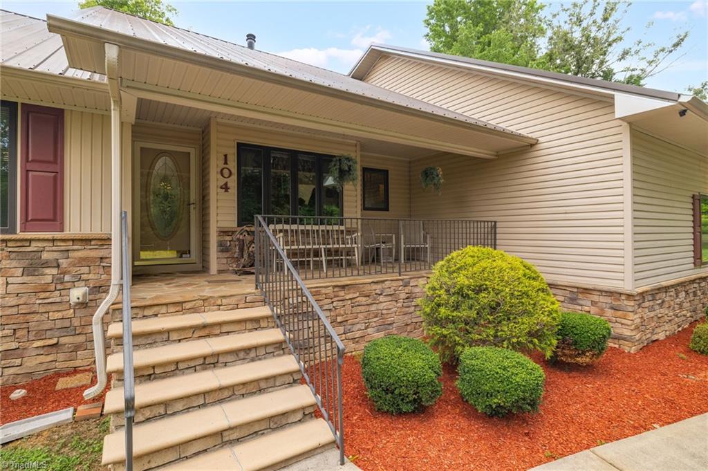 104 Willowbrook Drive