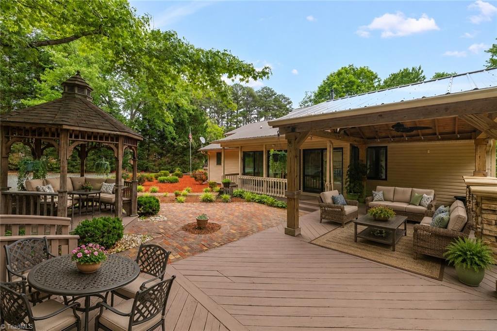 104 Willowbrook Drive