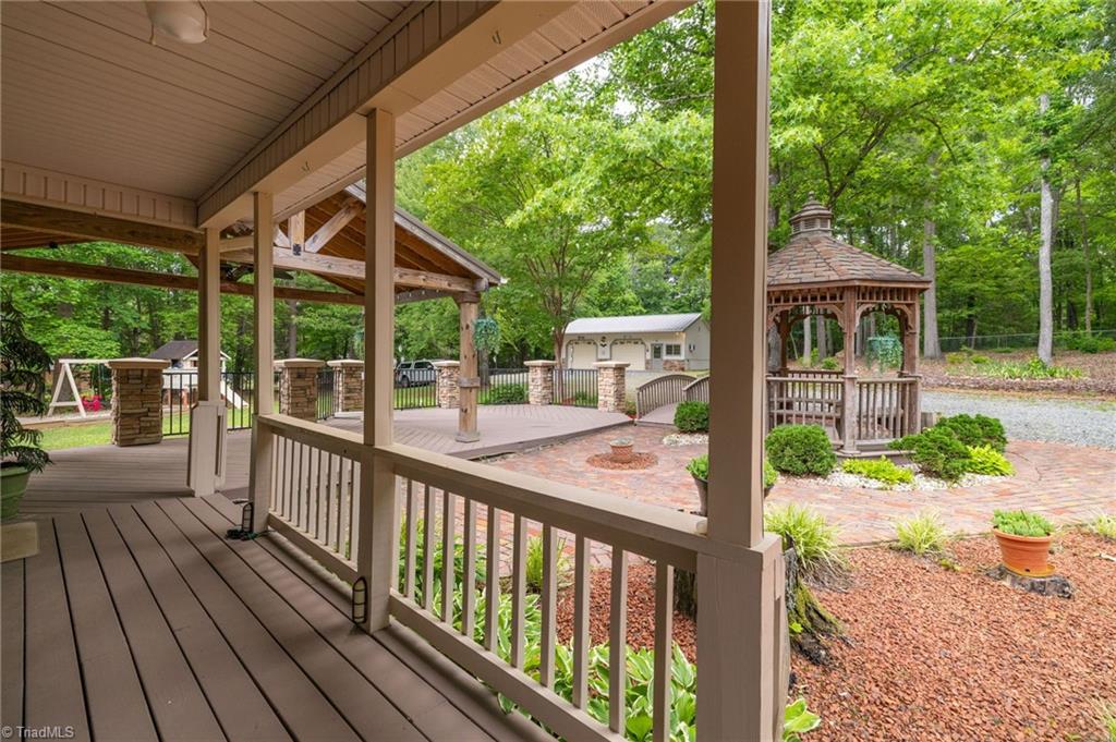 104 Willowbrook Drive