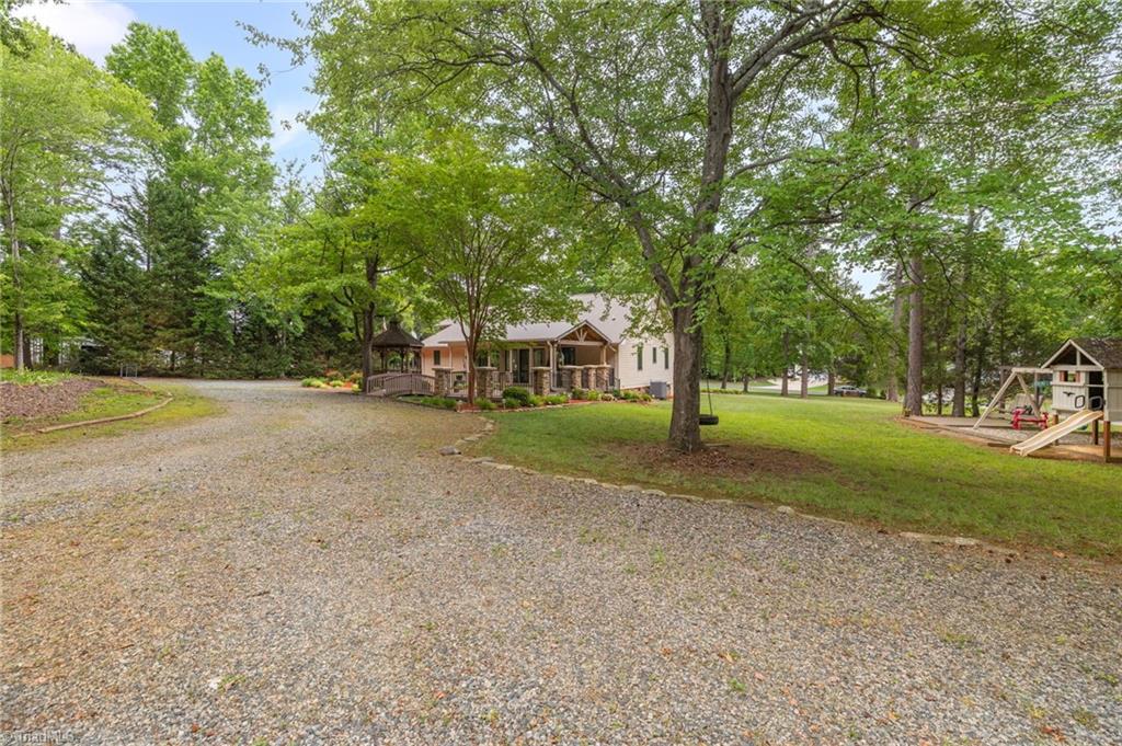 104 Willowbrook Drive