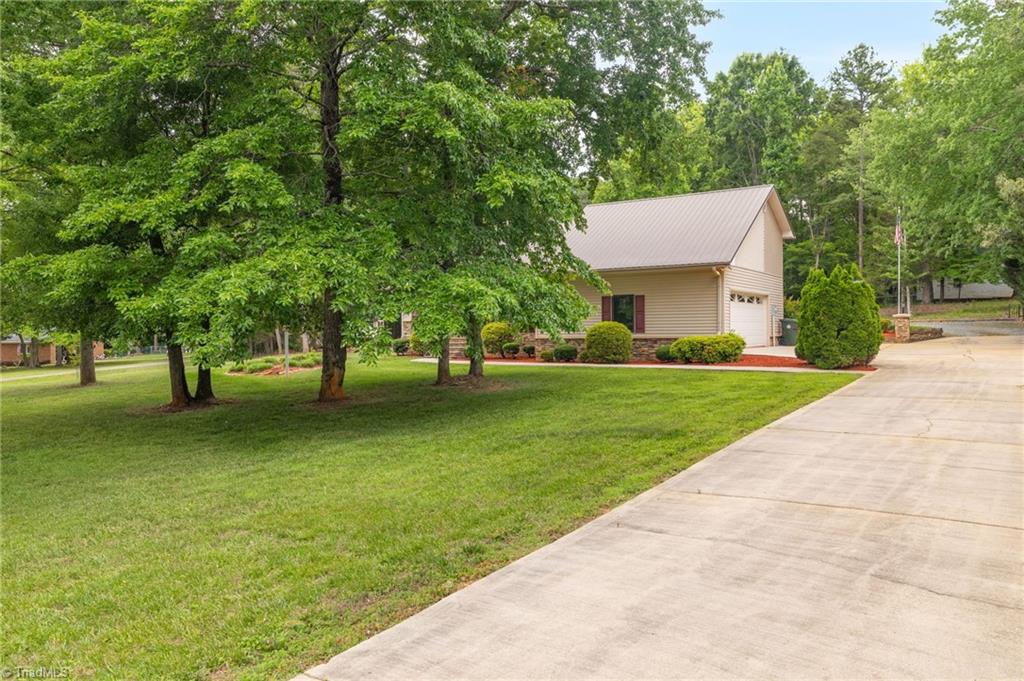 104 Willowbrook Drive