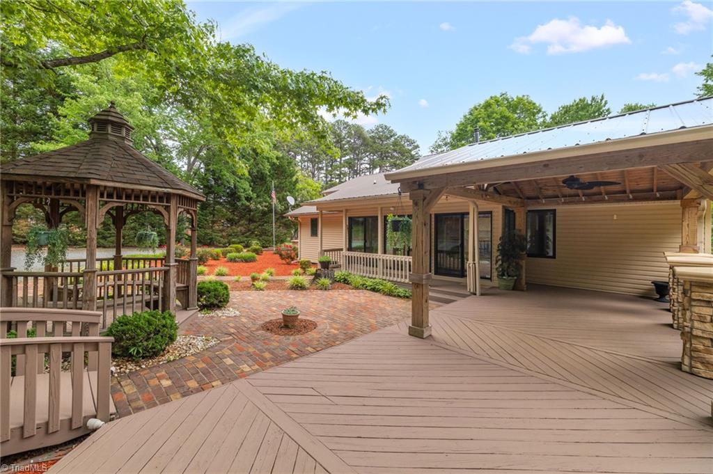 104 Willowbrook Drive