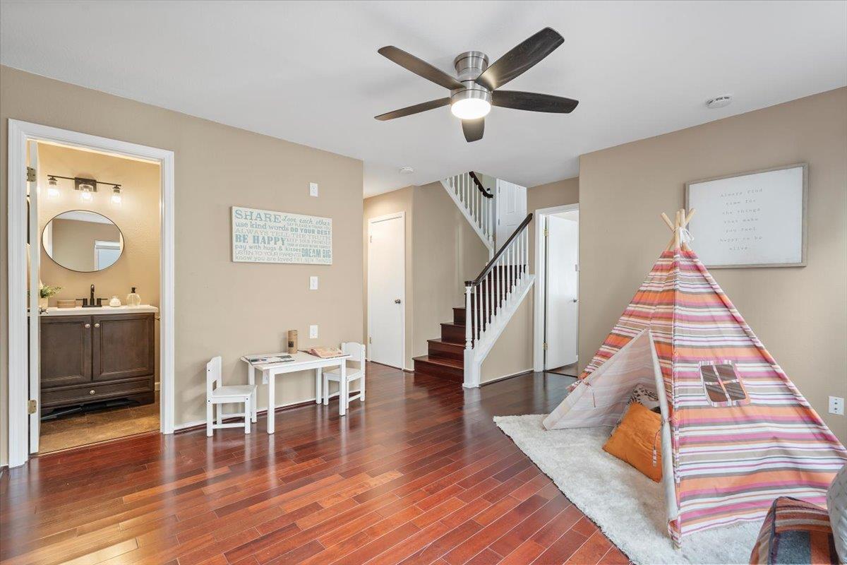 564 Chelsea XING