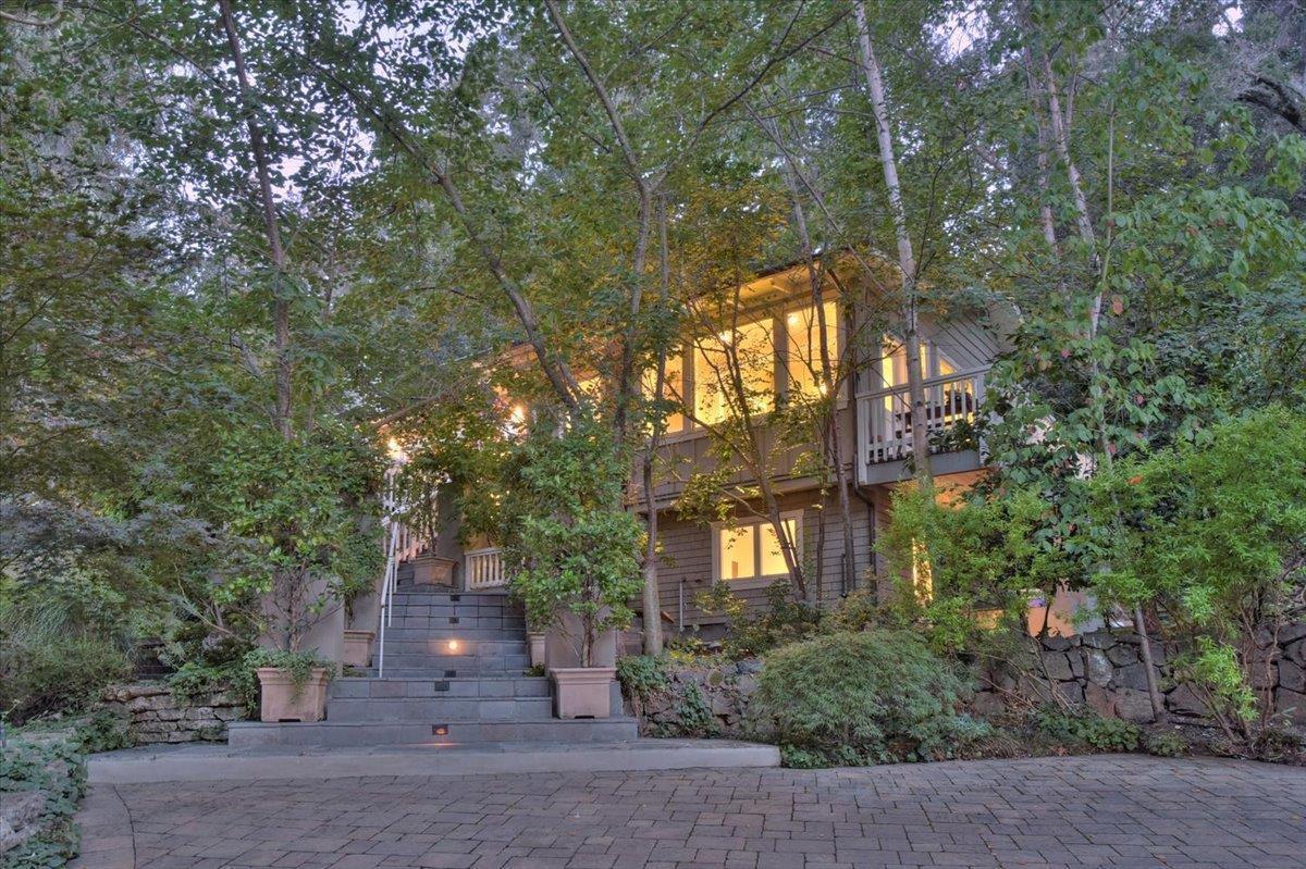 1077 Portola RD