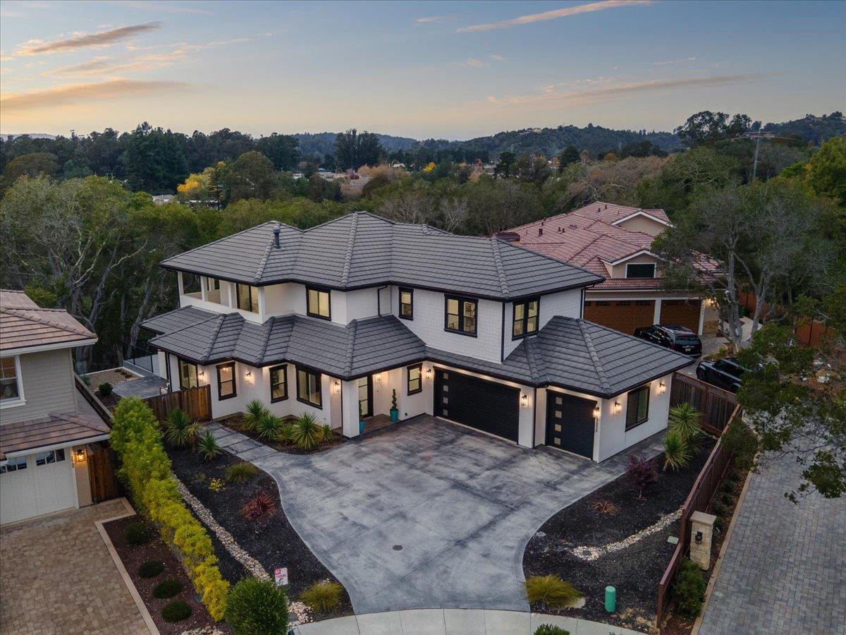 2555 Benson AVE