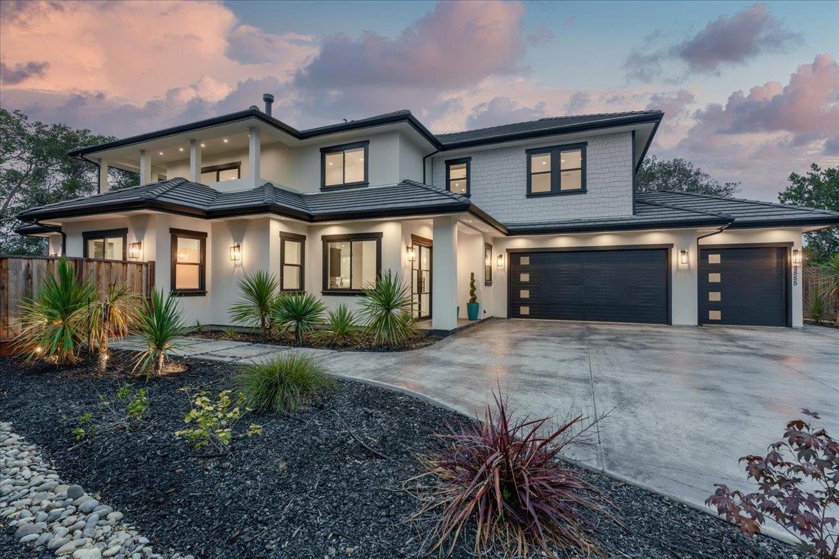 2555 Benson AVE