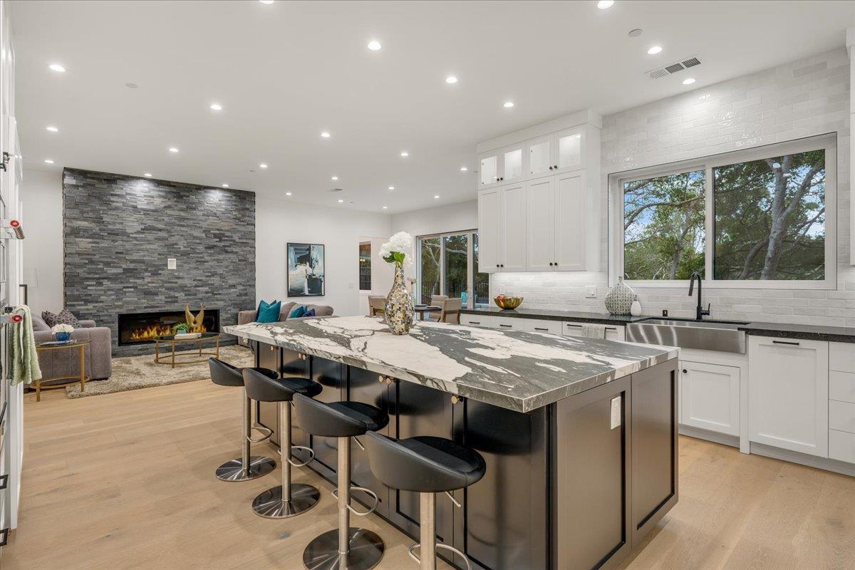 2555 Benson AVE