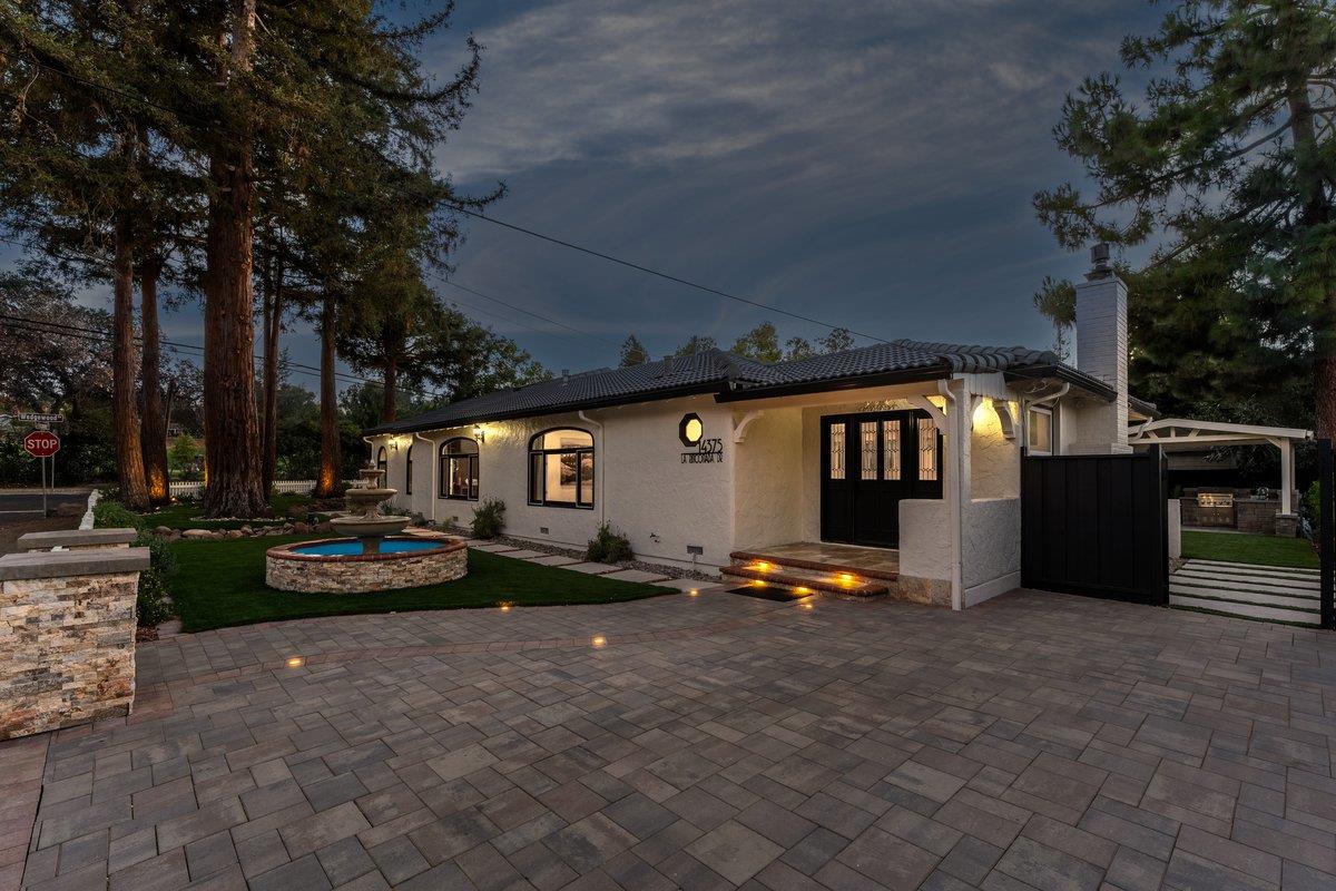 14375 La Rinconada Drive