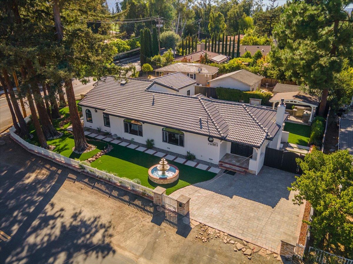 14375 La Rinconada Drive