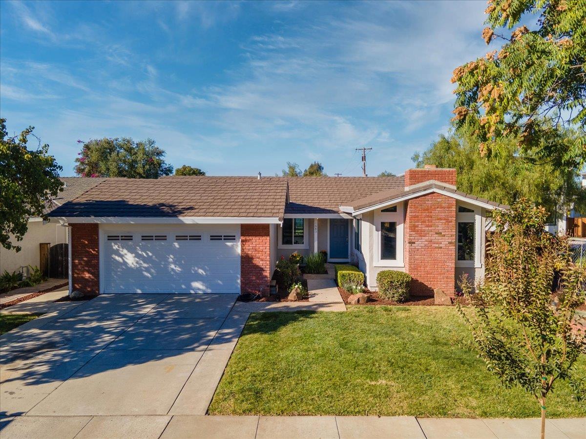 1683 Zinnia Lane