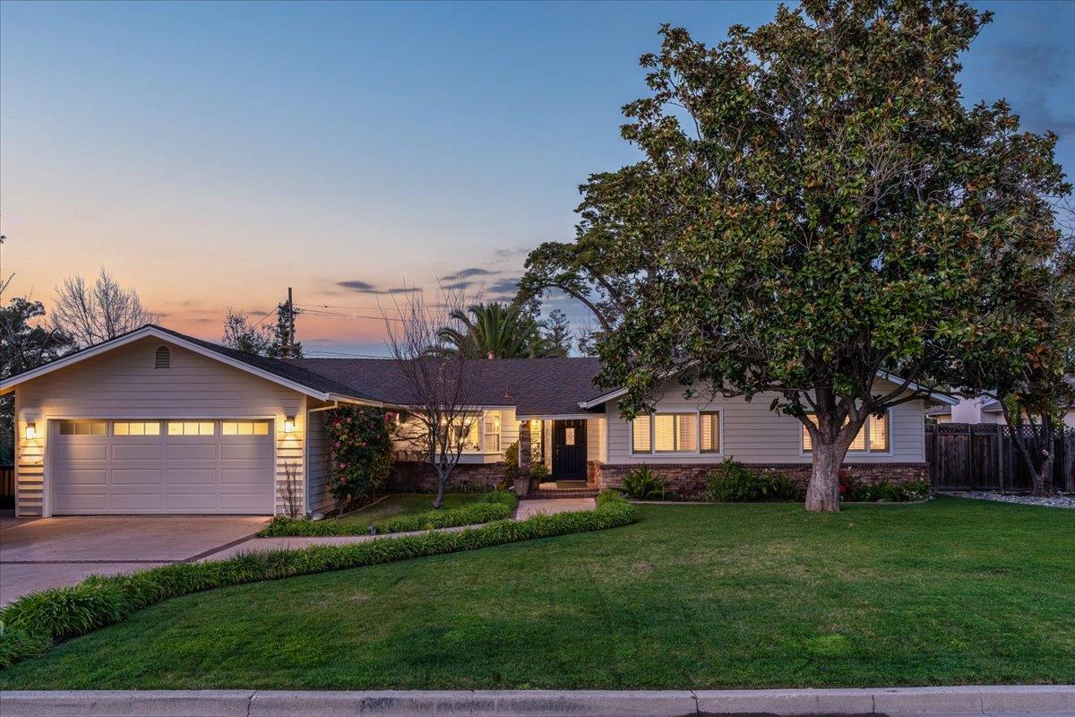19095 Saratoga Glen Place