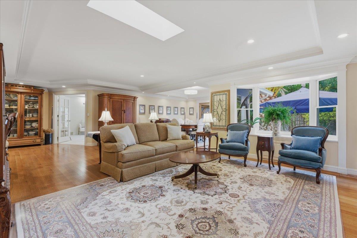 19095 Saratoga Glen Place