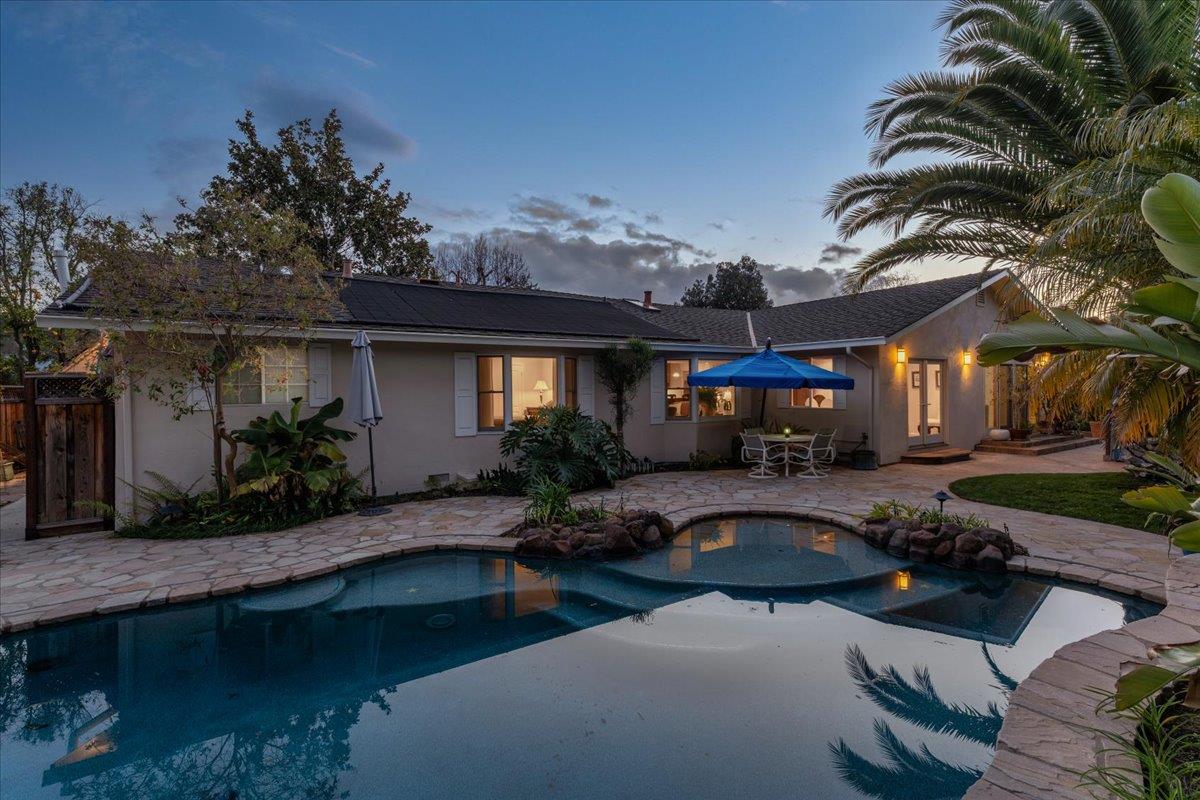 19095 Saratoga Glen Place