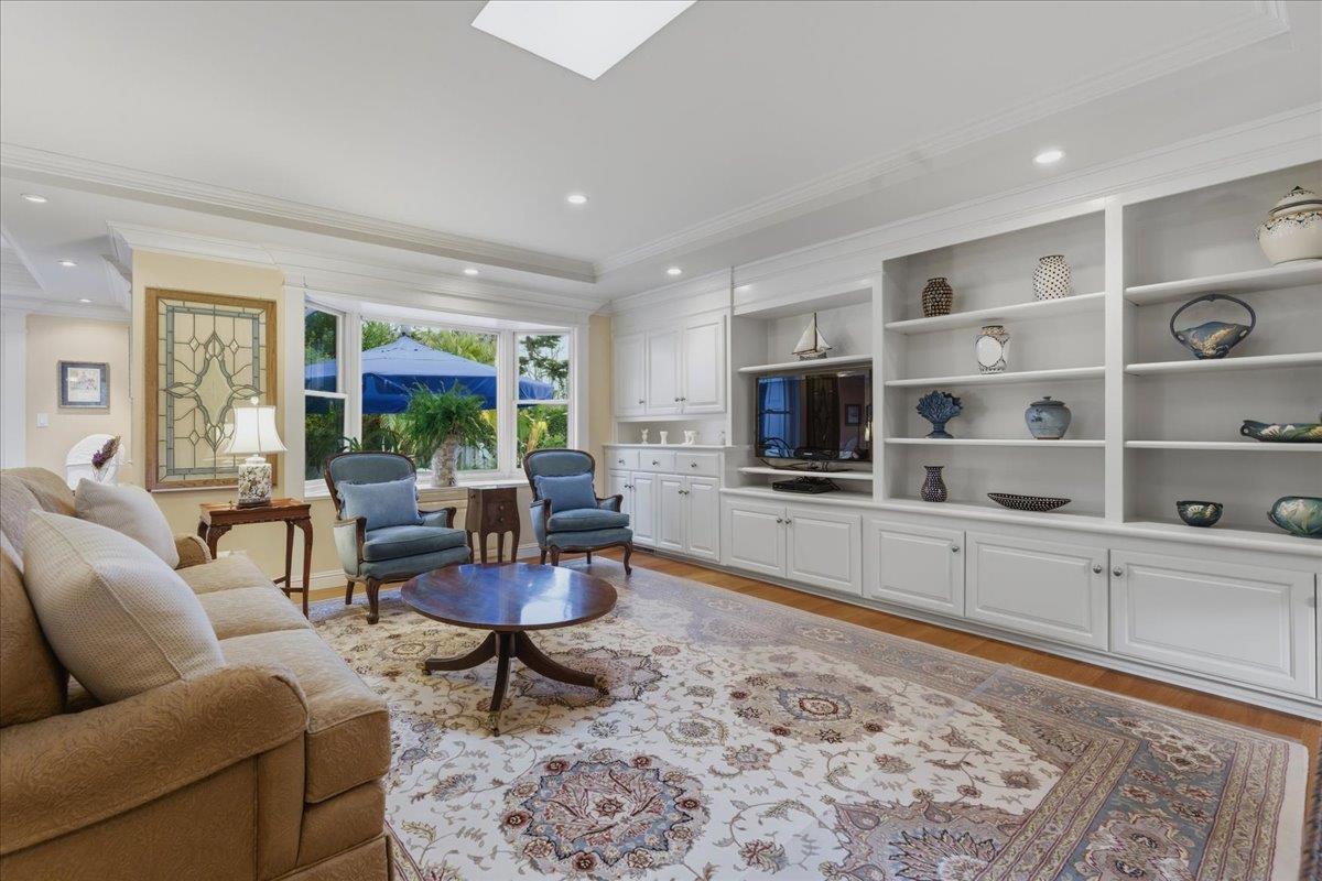 19095 Saratoga Glen Place