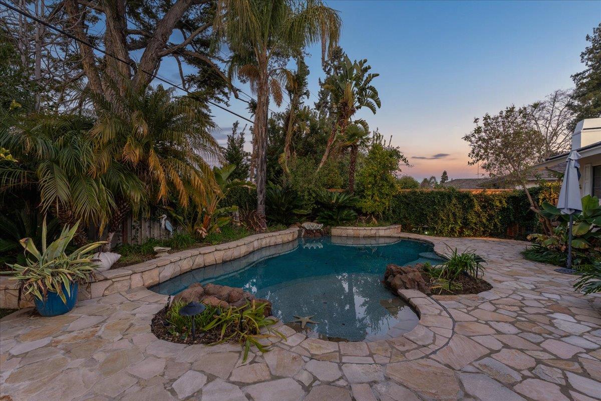 19095 Saratoga Glen Place