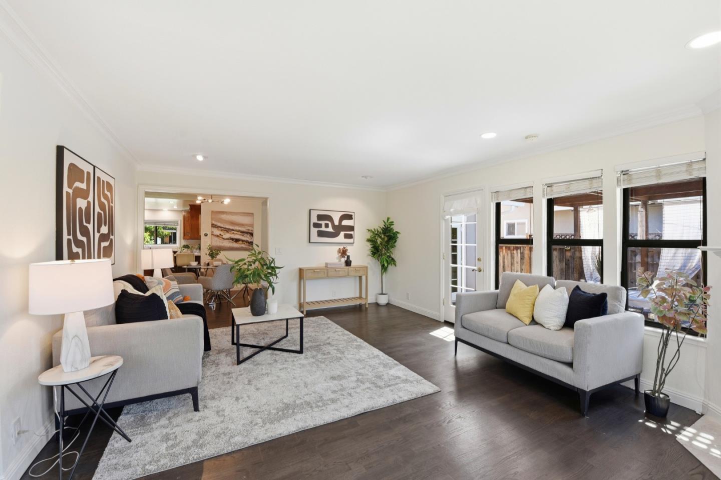 1683 Hyacinth Lane