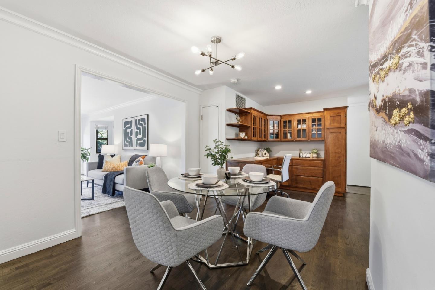 1683 Hyacinth Lane