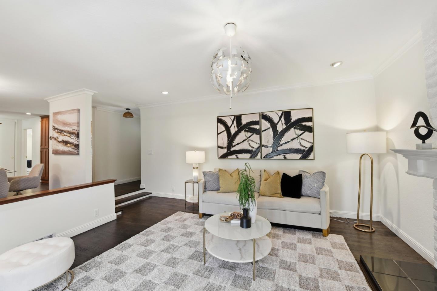 1683 Hyacinth Lane