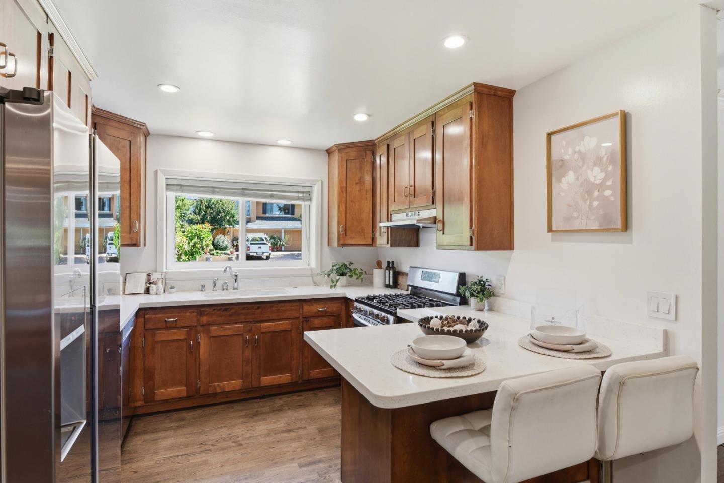 1683 Hyacinth Lane