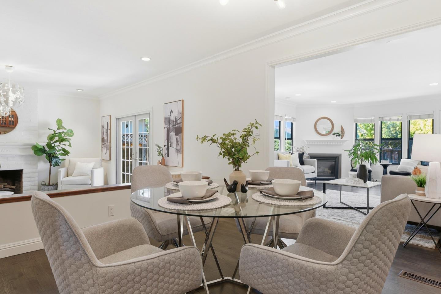 1683 Hyacinth Lane