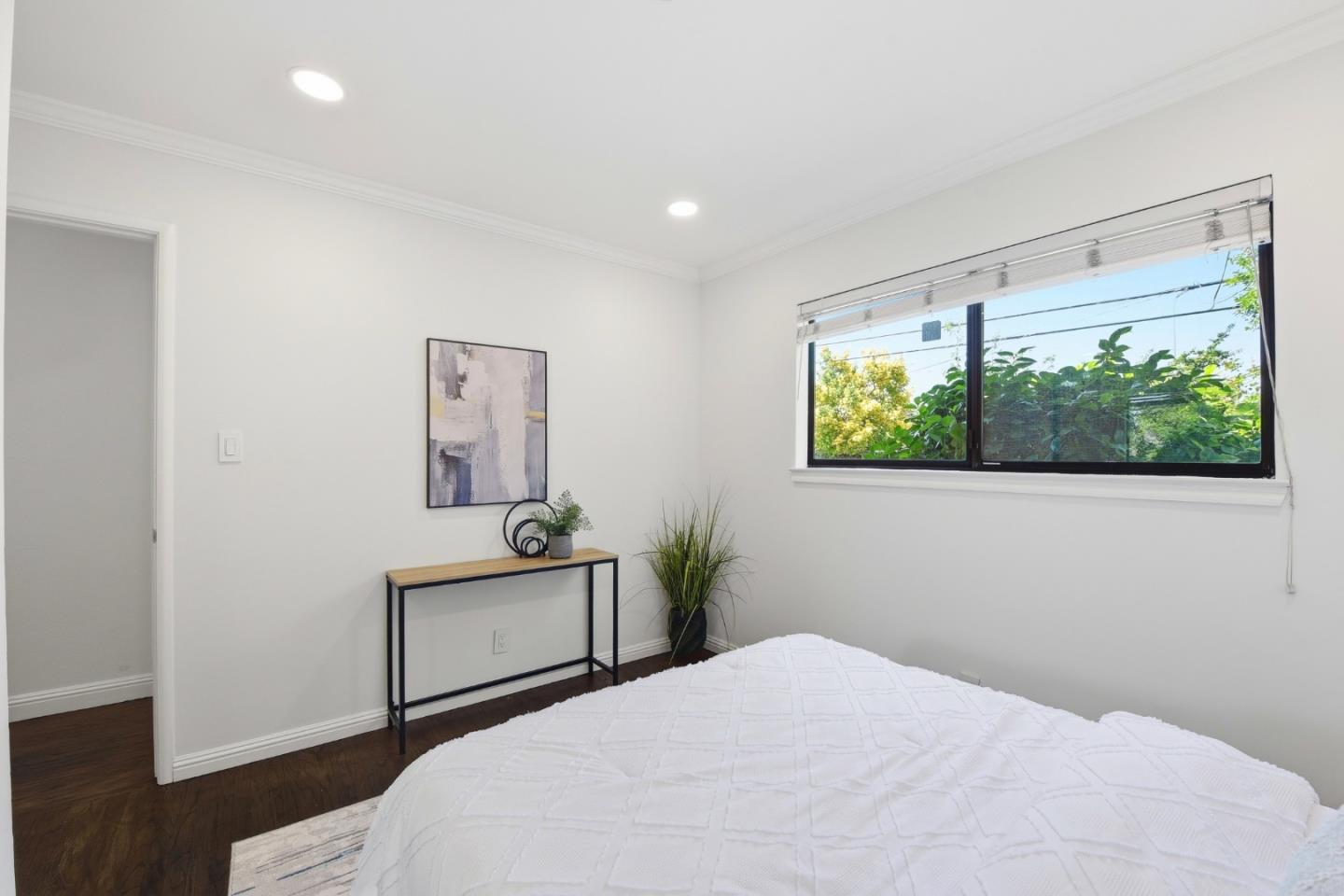 1683 Hyacinth Lane