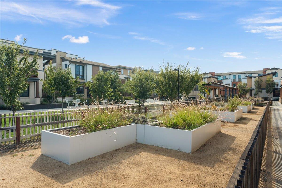 13186 Sepulveda CIR