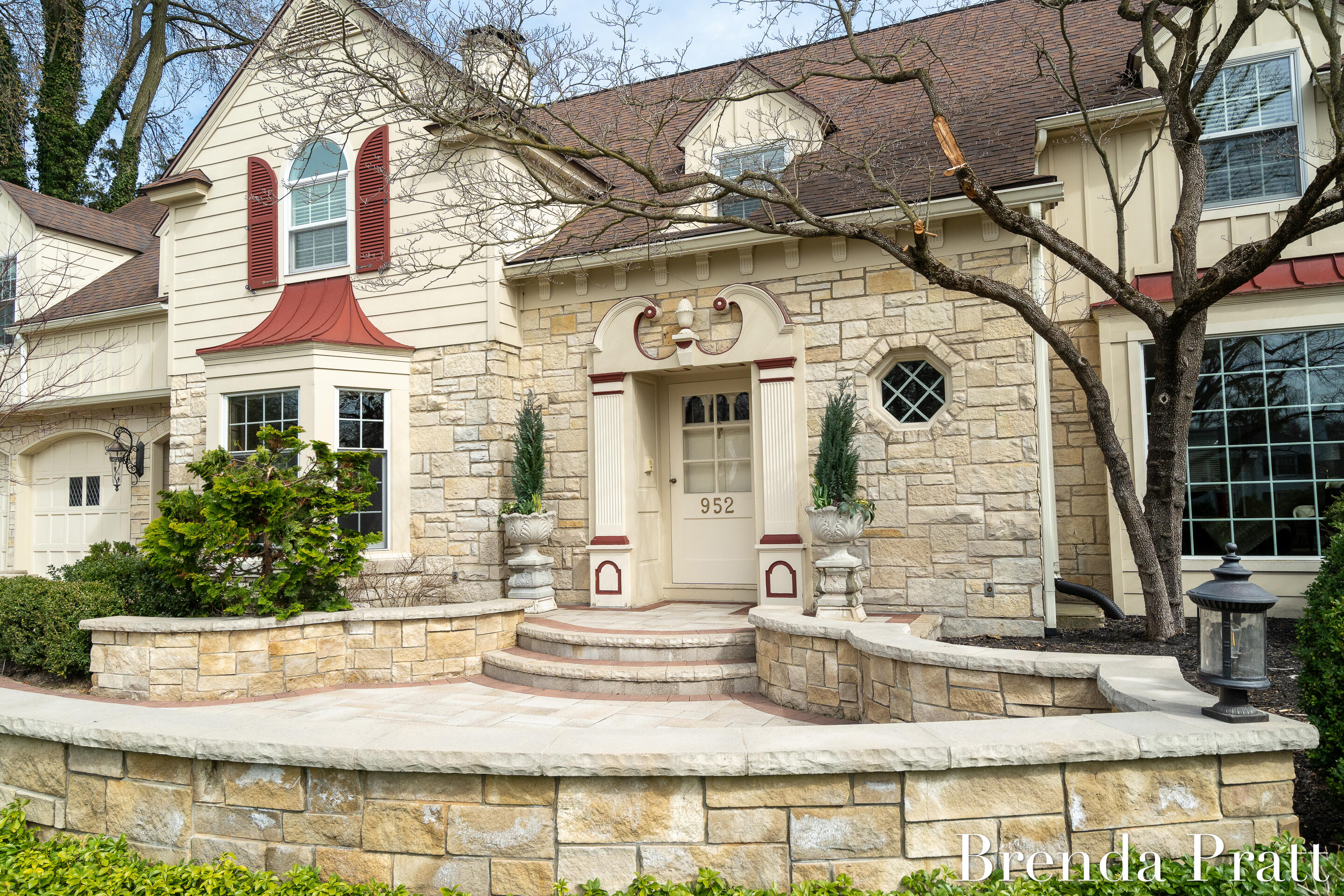 952 Plymouth Avenue SE