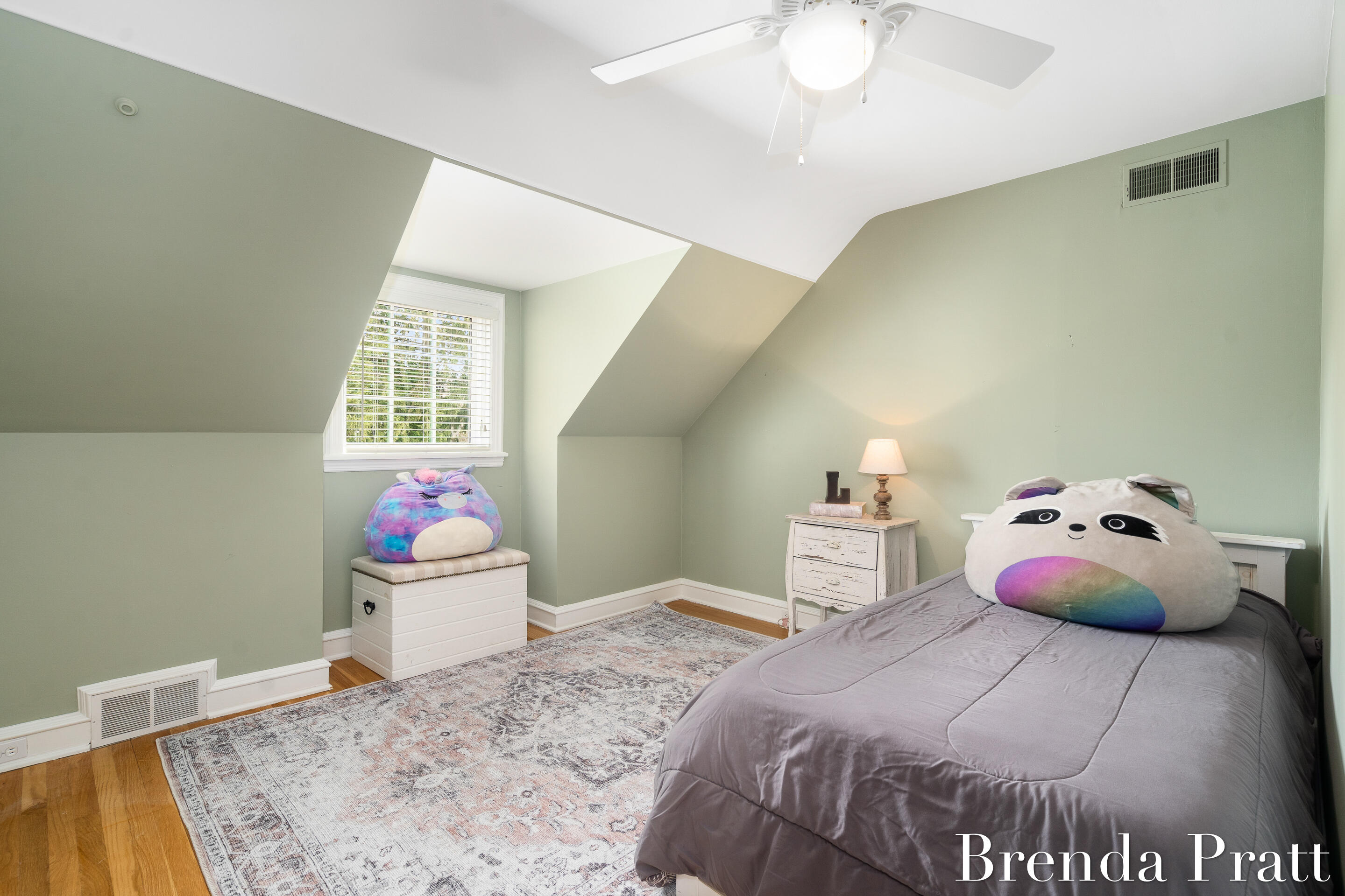 952 Plymouth Avenue SE